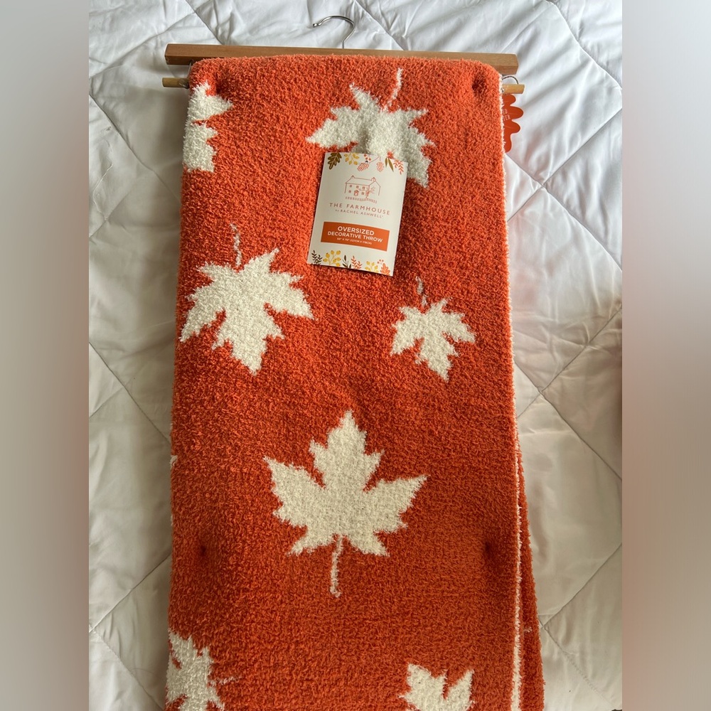 Viral fall leaf reversible oversized plush blanket